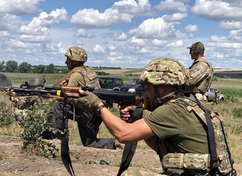 Впродовж року військові захищали українські кордони на різних ділянках фронту