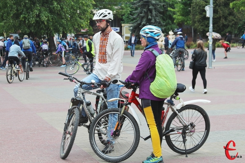 Одним із факторів, який посприяв збільшенню кількості людей на самокатах і велосипедах, став дефіцит пального
