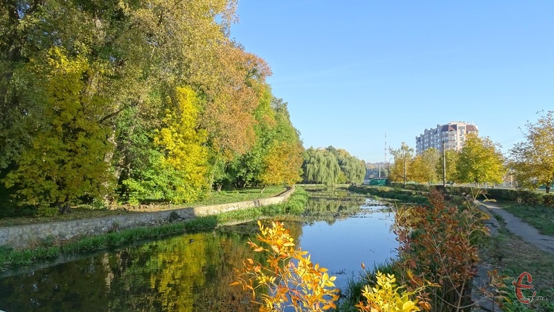 Яскраві міські пейзажі Хмельницького у жовтні