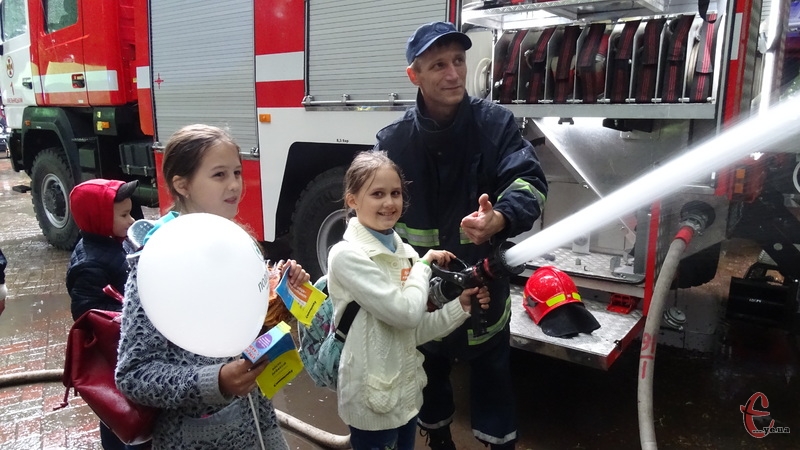 Спробувати професію "Пожежник" хотіли навіть дівчата