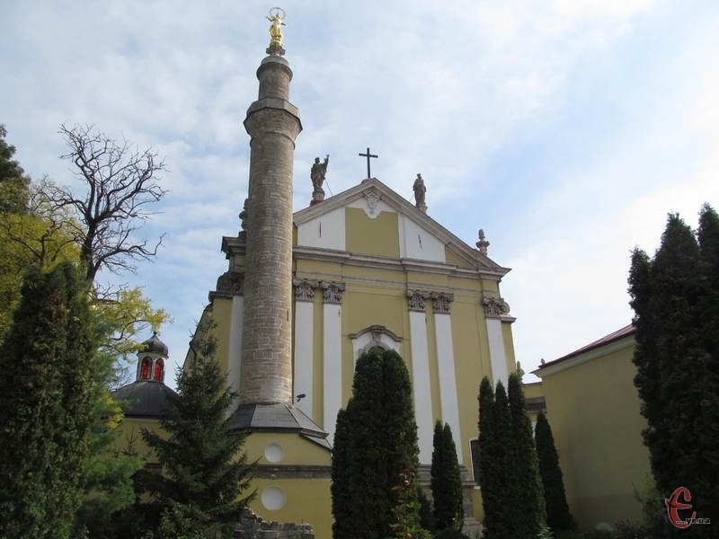 Фундаторами цього храму були литовські князі Коріатовичі