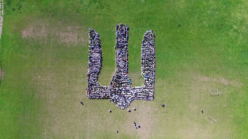 Півтори тисячі хмельницьких студентів у вишиванка сформують тризуб 