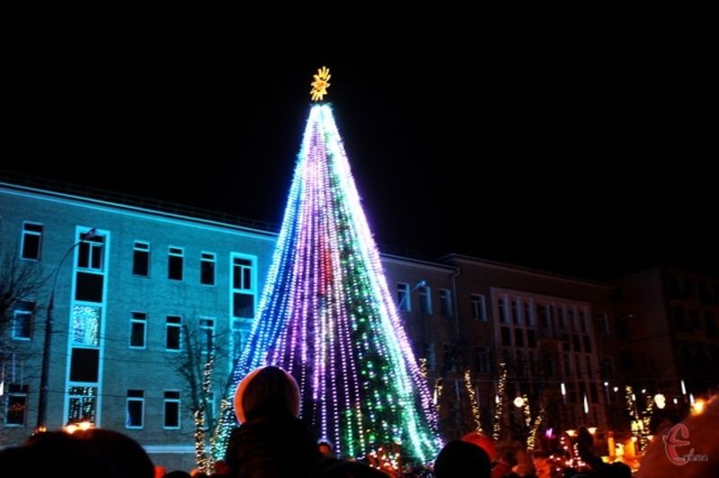 Місячний цикл різдвяно-новорічних гулянь у Хмельницькому завершується. (Автор: З архіву)
