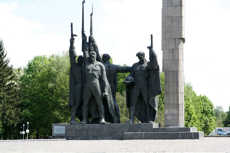 До Дня пам`яті жертв війни (Автор: mistaua.com)