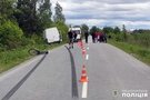 На Шепетівщині водій мікроавтобуса наїхав на дівчинку-велосипедистку