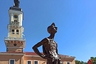 Пам'ятник туристу в Кам'янці-Подільському: факти та повір'я про нього