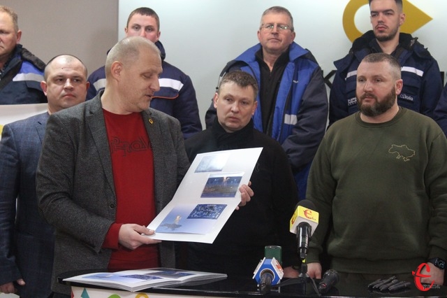 На спецпогашення марки завітали представники критичної інфраструктури та начальник Хмельницької обласної військової адміністрації