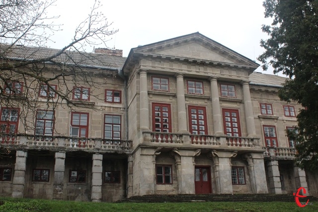 Малієвецький палац звели у 1788 році за планом відомого італійського архітектора Доменіко Мерліні