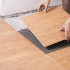 Укладання плитки на підлогу